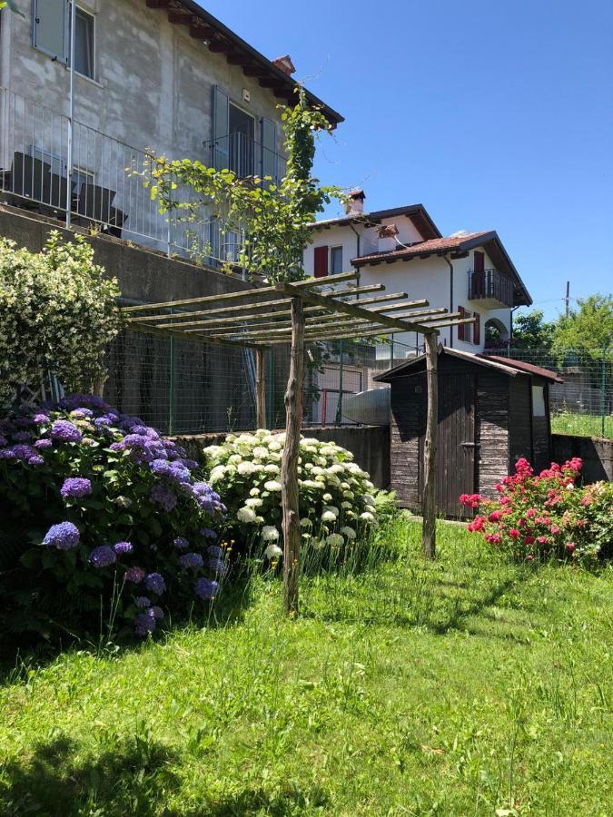 Ferienwohnung The Children Smile- With Private Garden Colico Exterior foto