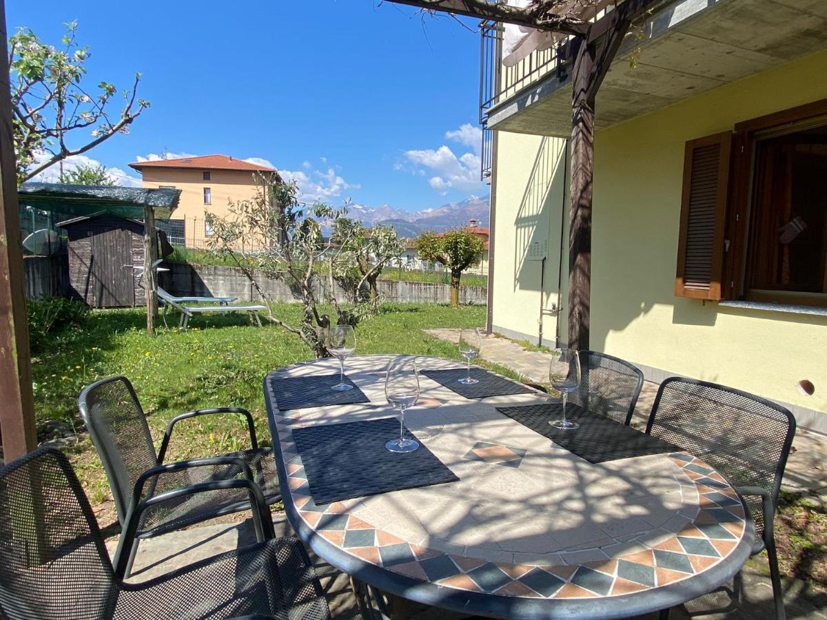 Ferienwohnung The Children Smile- With Private Garden Colico Exterior foto