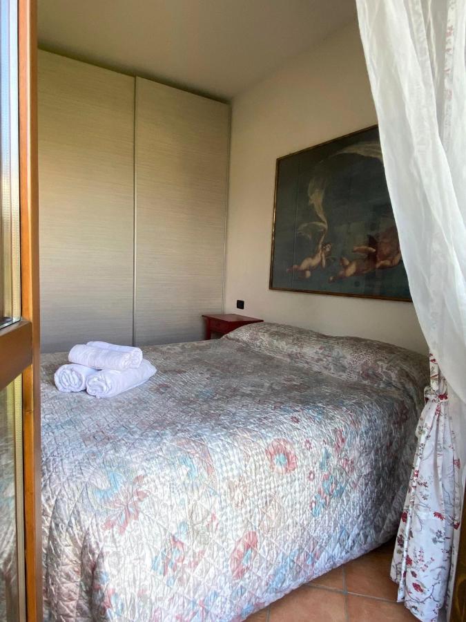 Ferienwohnung The Children Smile- With Private Garden Colico Exterior foto